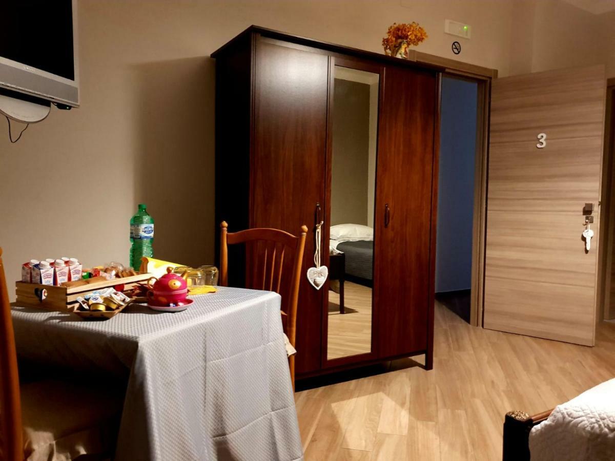 B&B Tre Passi Dalla Torre Montesarchio Exterior photo